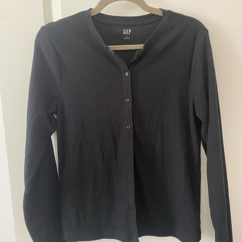 GAP Black Ribbed Button-Front Long Sleeve Top